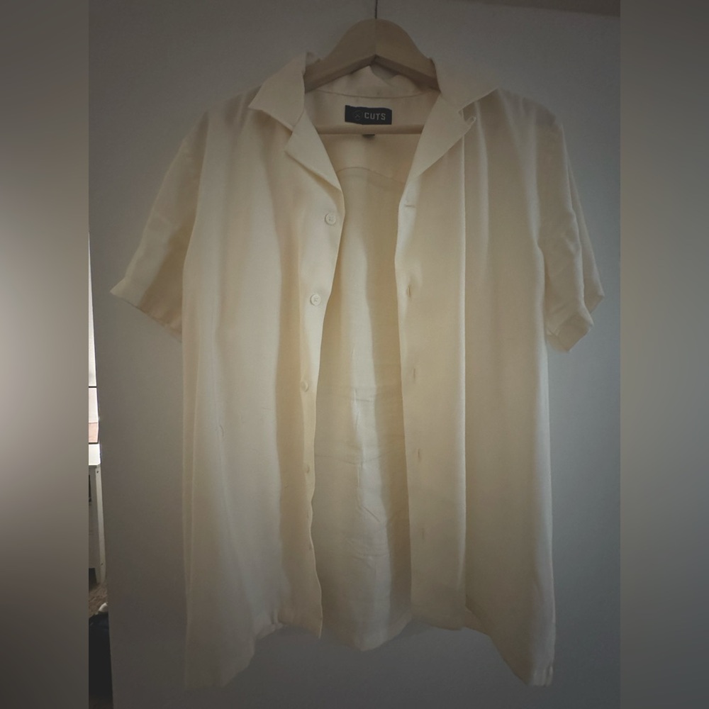 Cuts Chileno Camp Collar Ivory Relaxed-fit. Medium. Worn a few times.